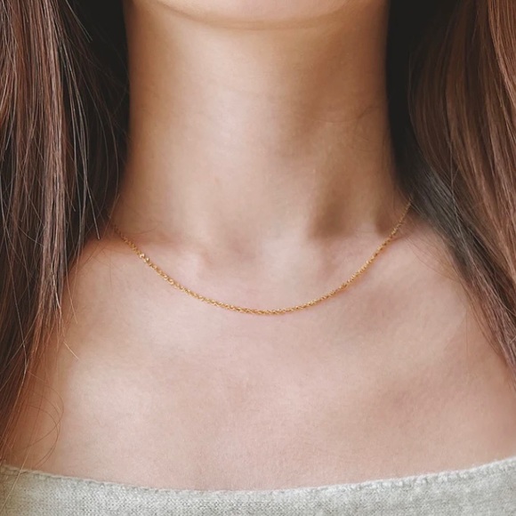 Twisted Chain Necklace - Picture 4 of 7